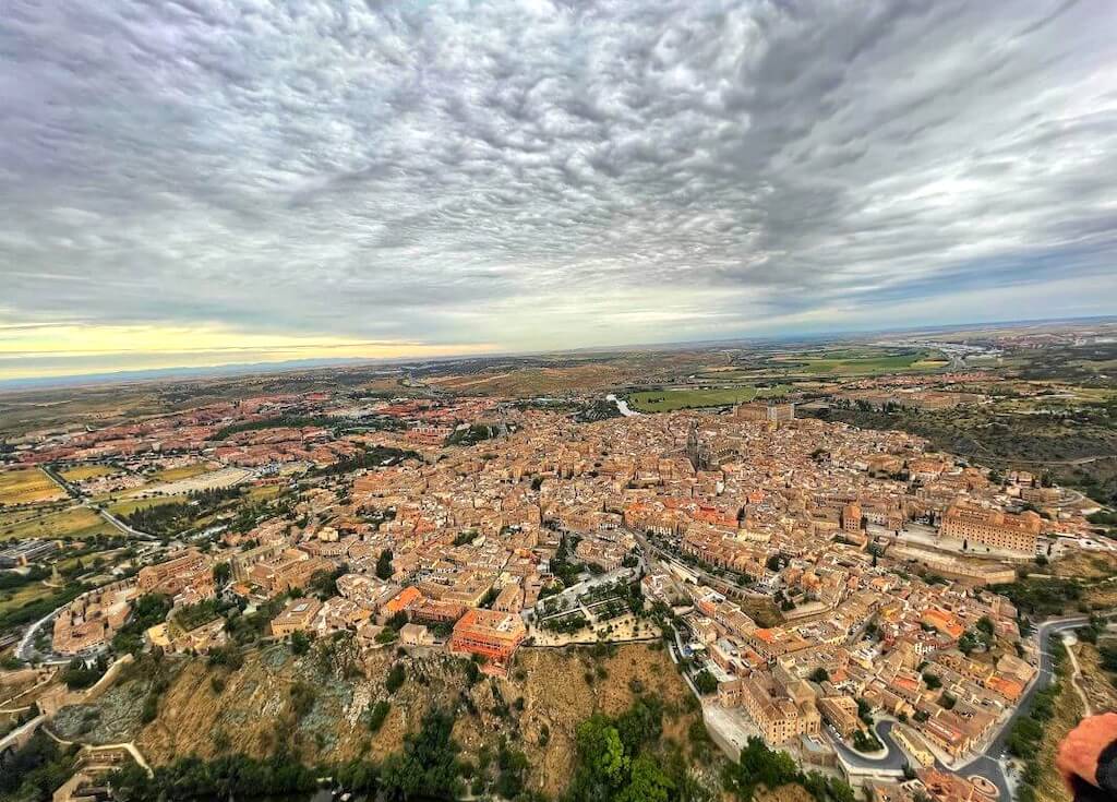 hot air balloons over Toledo self driving